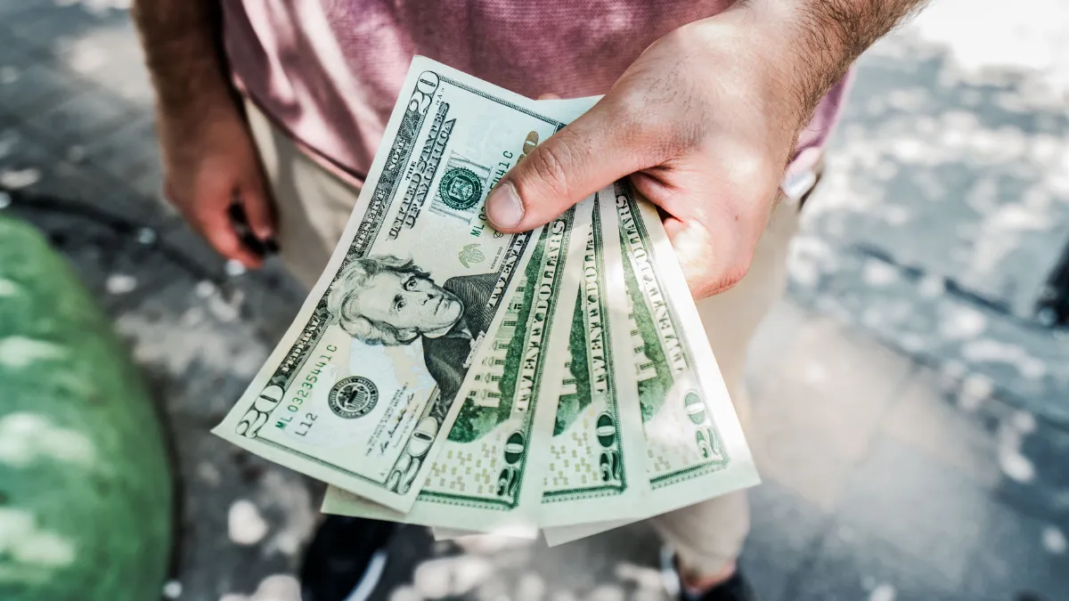 Pengaruh dan Aplikasi Indeks Dolar Spot Bloomberg terhadap Pasar Global