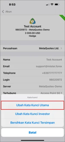 Jendela pop-up opsi kata sandi Aplikasi MT5 iOS, menunjukkan langkah memilih 'Ubah Kata Kunci Utama' untuk mengubah kata sandi trading MT5.