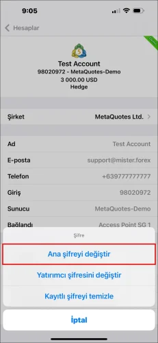 MT5 iOS Uygulaması şifre seçenekleri pop-up penceresi, MT5 işlem şifresini değiştirmek için 'Ana şifreyi değiştir' seçme adımını gösterir.
