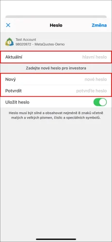 Finální stránka pro nastavení hesla pro investora v MT5 pro iOS, která ukazuje nutnost zadat 'Aktuální' hlavní heslo a dvakrát nové 'heslo pro investora'.