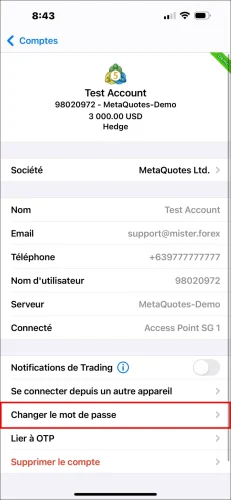 Capture d'écran de la page des détails du compte MT5 pour iOS, montrant un appui sur l'option 'Changer le mot de passe' pour préparer un nouveau mot de passe.