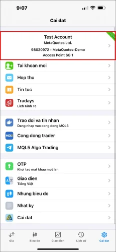 Ảnh chụp màn hình trang Cài đặt Ứng dụng MT5 iOS, chỉ một cú nhấn vào khối thông tin tài khoản trên cùng (chứa số tài khoản và tên nhà môi giới) để vào danh sách tài khoản.