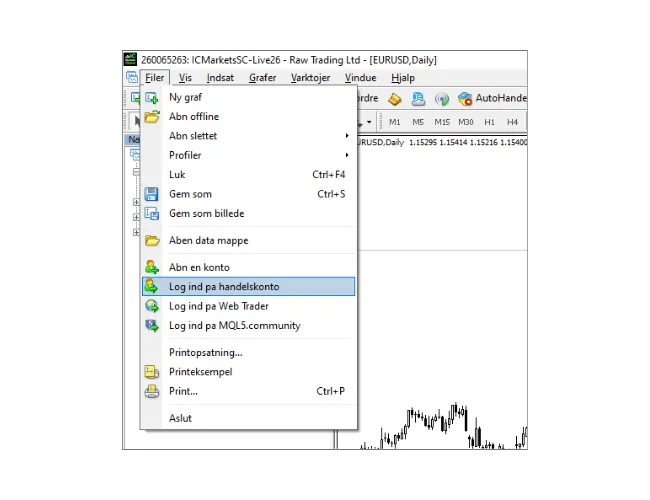 I MT4 PC-hovedmenuen, klik på 'Filer', og vælg derefter 'Log ind pa Handelskonto'.
