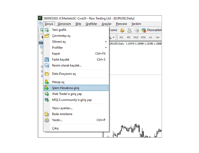 MT4 PC ana menüsünde, 'Dosya'ya tıklayın ve ardından 'İşlem Hesabına giriş' seçeneğini seçin.