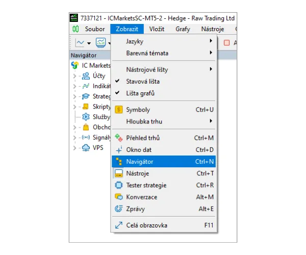 Klikněte na 'Zobrazit' v hlavním menu a poté vyberte 'Navigátor' pro otevření panelu Navigátor.