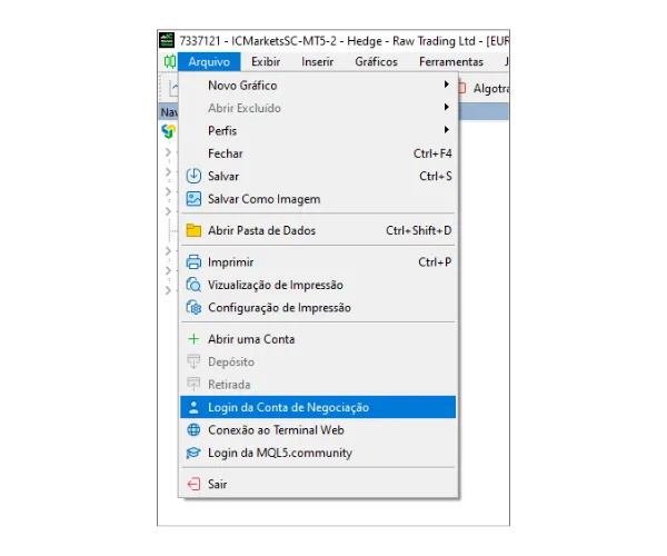 No menu principal do MT5 PC, clique em 'Ficheiro' e selecione 'Login da Conta de Negociação'.
